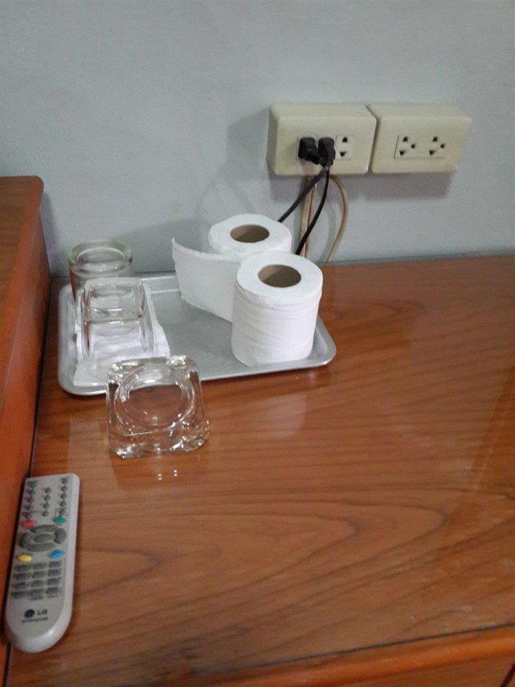 White Orchid Inn I Bangkok Bagian luar foto