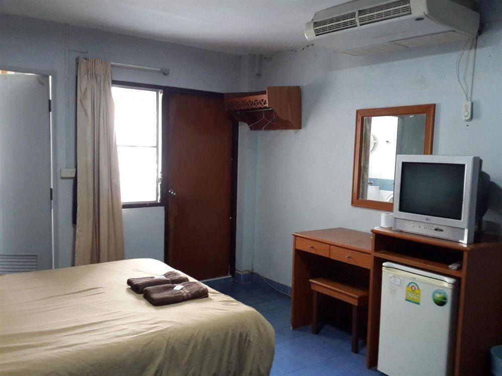 White Orchid Inn I Bangkok Bagian luar foto