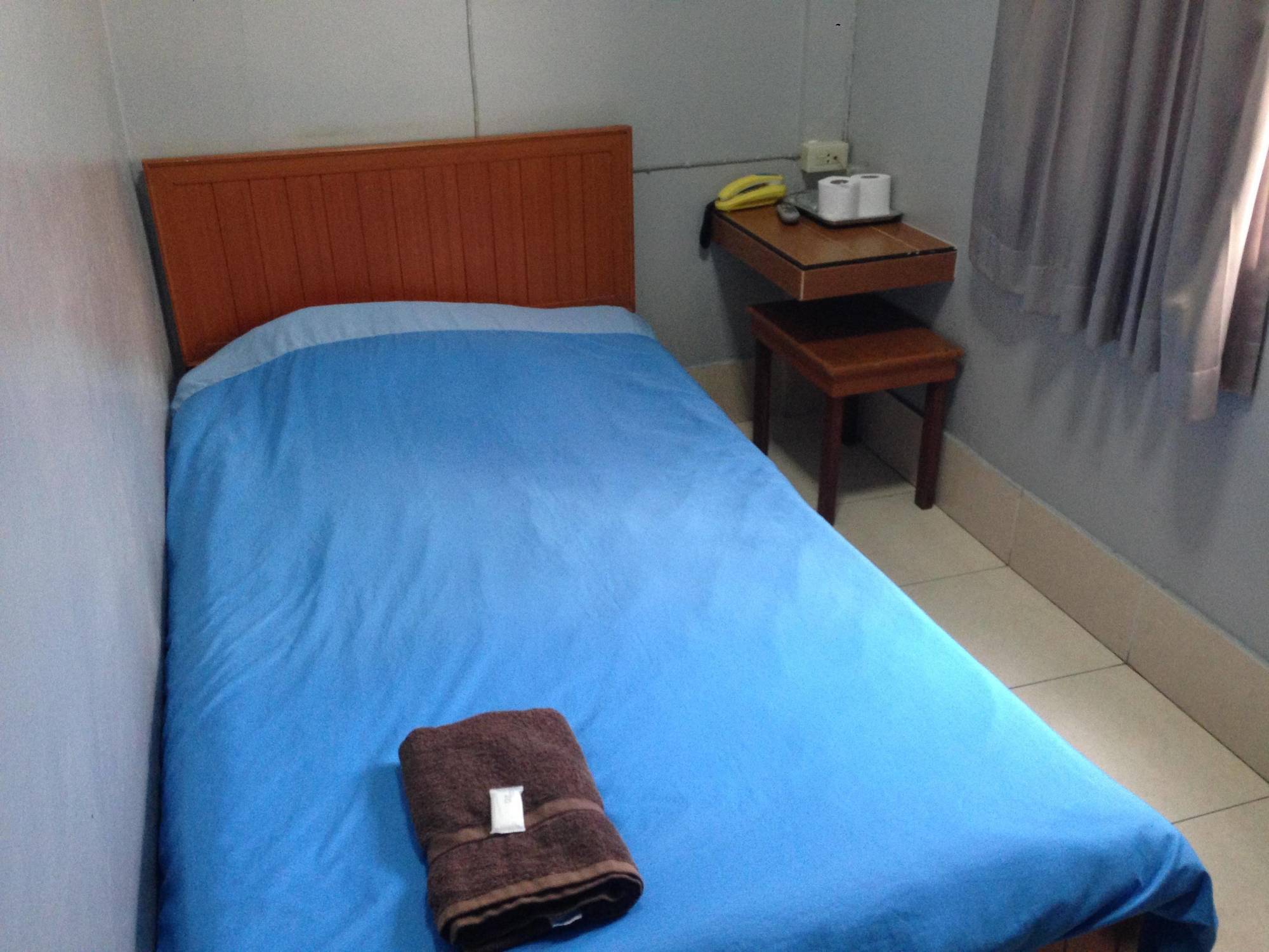 White Orchid Inn I Bangkok Bagian luar foto